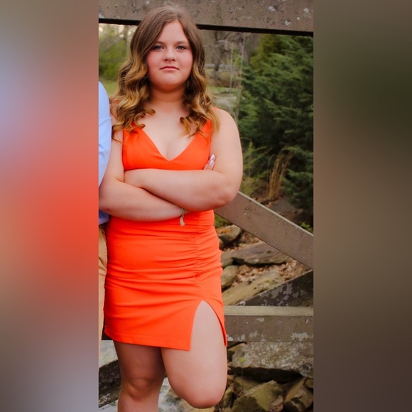 Spring dress - Picture 2 of 3